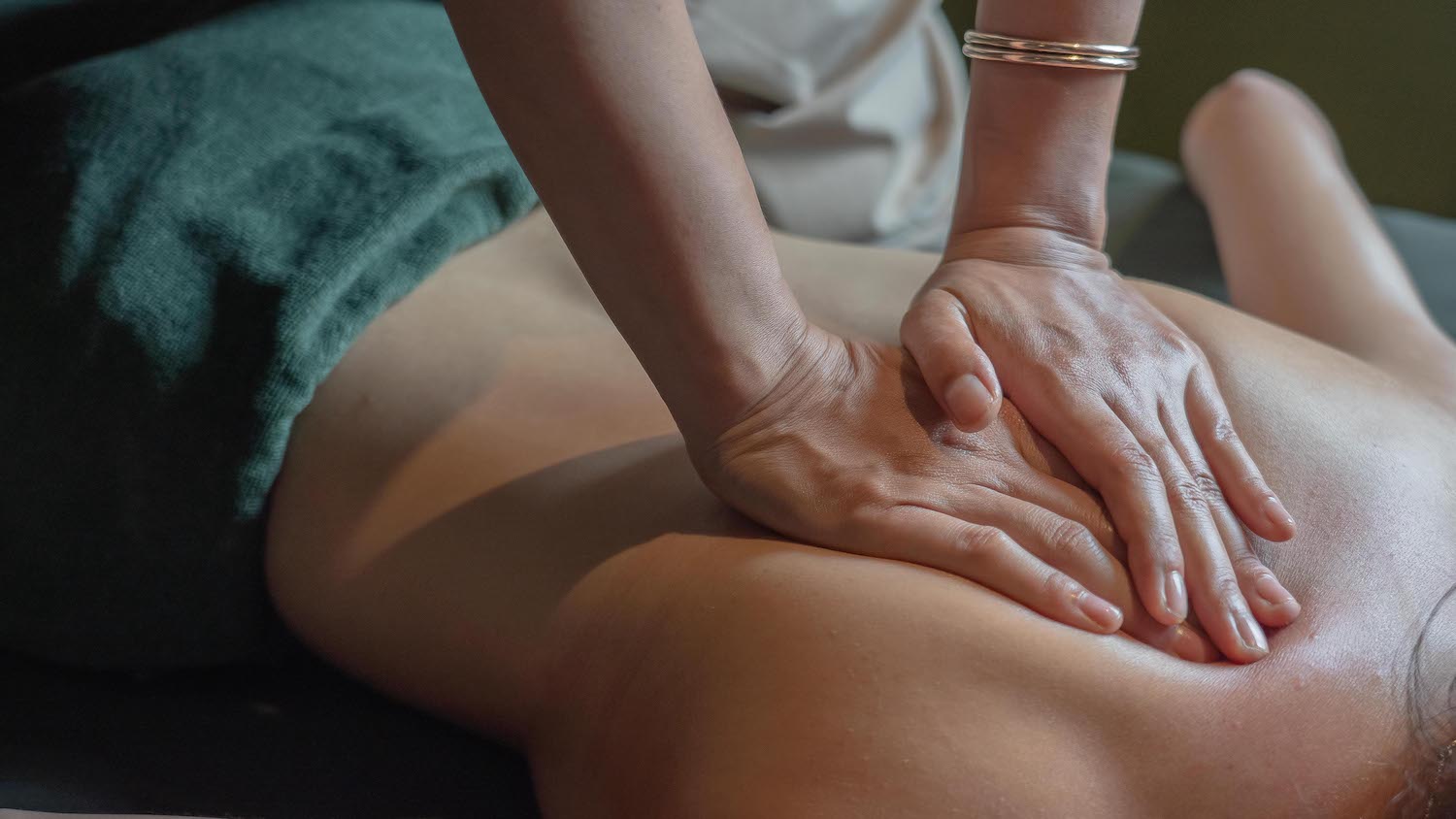 beginning of Bodia Apothecary spa massage in Cambodia