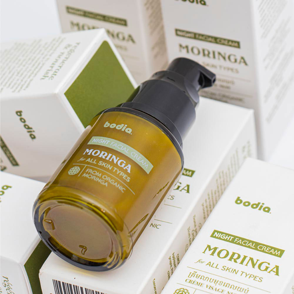 crème de nuit visage naturelle hydratante anti-age au moringa biologique bodia soin apoithicaire cambodgien packaging bouteille avec pompe
