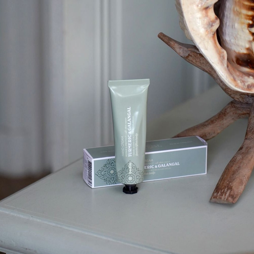 crème naturelle pour les mains répare et hydrate curcuma et galanga tube bodia apothicaire texture