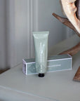 crème naturelle pour les mains répare et hydrate curcuma et galanga tube bodia apothicaire texture