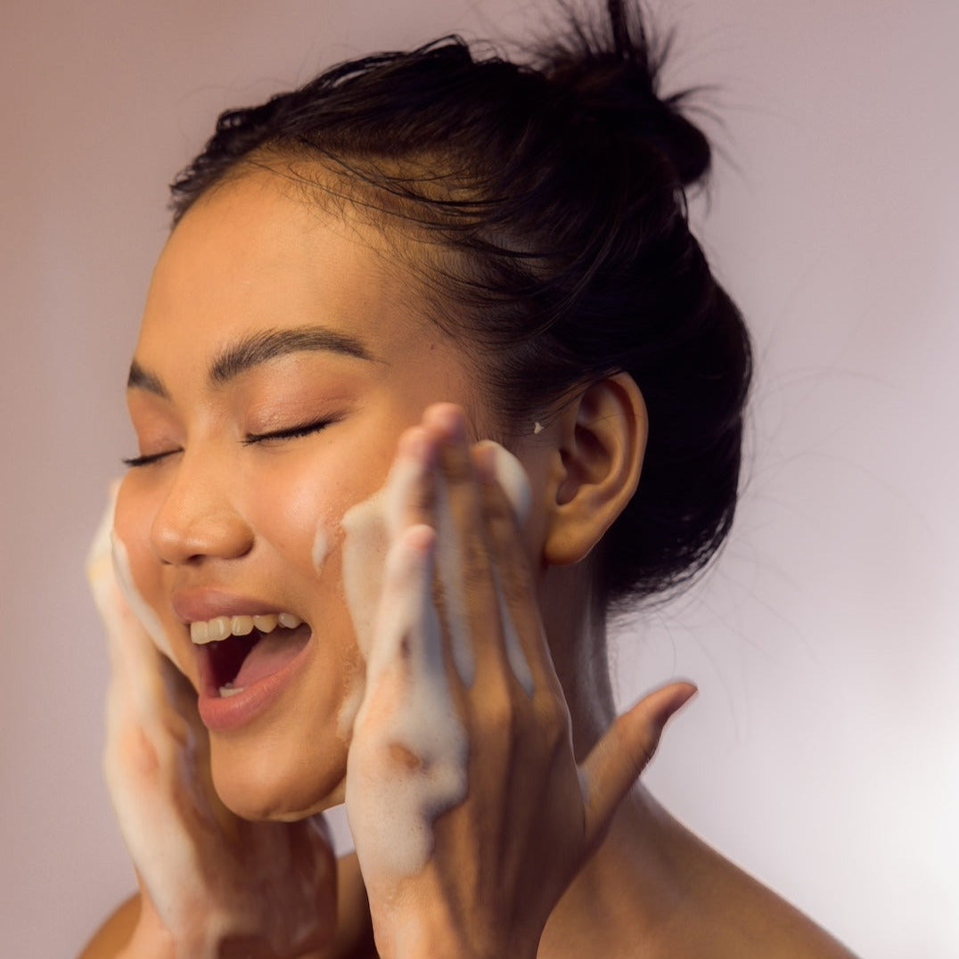eau micelaire efficace retire le maquillage et impureté mousse nettoyante visage naturelle gotu kola séricine  bodia apothicaire
