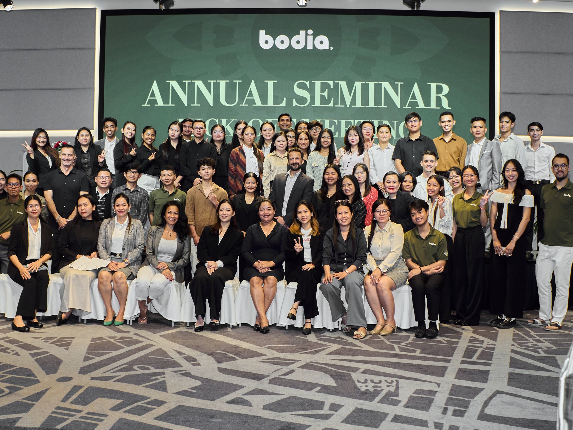 All the bodia apothicaire skincare team in cambodia, seminaire des 20 ans