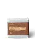 Savon solide Ylang Ylang & lotus flower 100g, saponifié à froid, naturel et fabriqué localement au Cambodge, frais et revitalisant pour la peau. Bodia Apothicaire